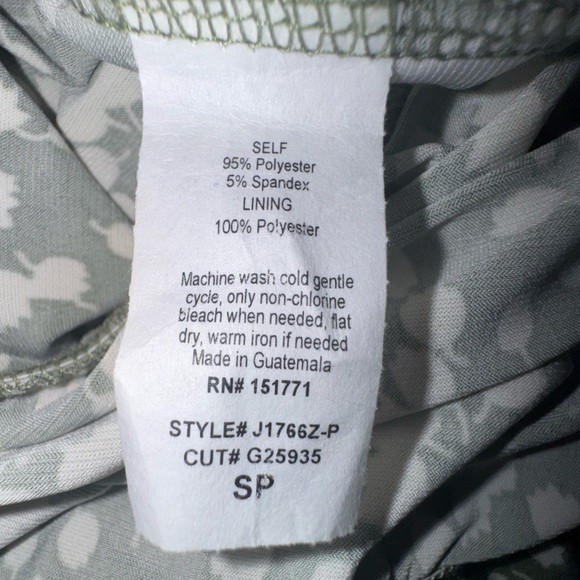 Kaileigh Green and White faux Wrap-Style crop Jumpsuit. Size Small P. Worn once - Picture 13 of 16